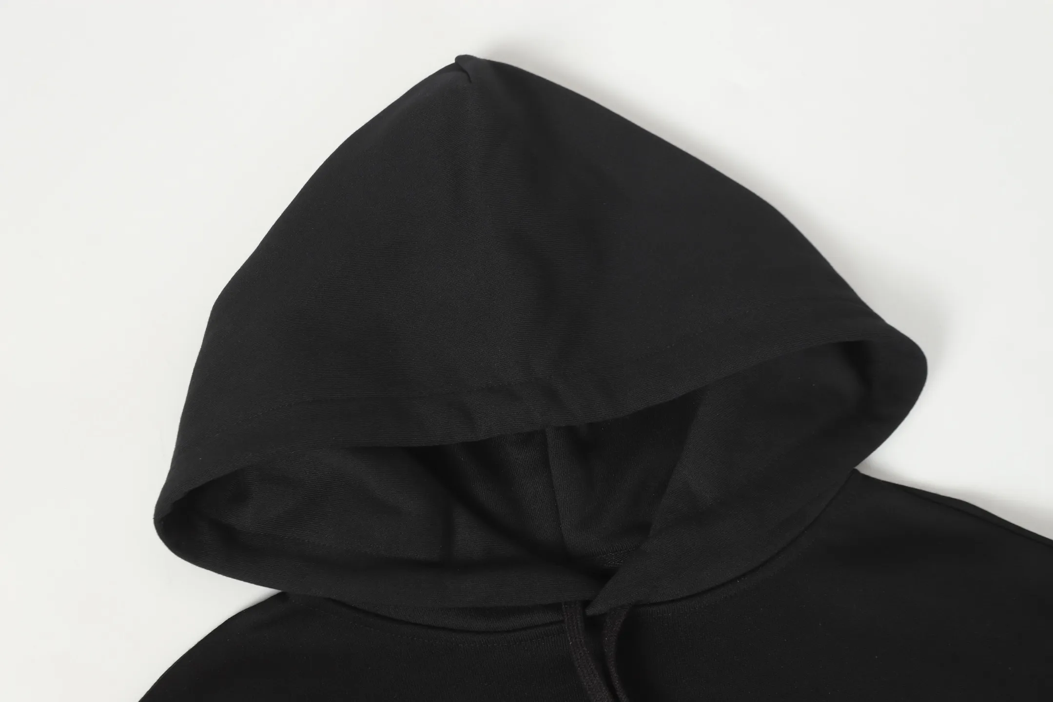 P230 Cross-border model, please do not place an order if you are pursuing quality - Chrome Hearts/Chrome Hearts basic horseshoe Sanskrit printed hooded sweatshirt - High weight, high density and high quality. The wool is soft, delicate and skin-friendly. Soft and silky to the touch. Excellent warmth and skin-friendly properties. - Custom-woven and custom-dyed, no color difference. No matter the fabric or workmanship details, it beats the ordinary version on the market. - Hardware zipper accessories are all customized, full of details - Color: black white - Size: S M L XL